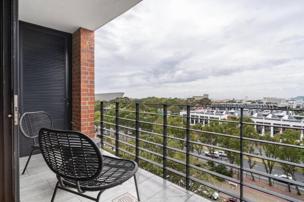 Styled Top Floor Apartment, With Back-Up Power Cape Town Luaran gambar